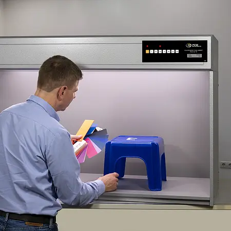 Color Matching Cabinet / Color Matching Application picture