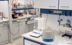 Chauffe-ballon PCE Instruments en laboratoire.