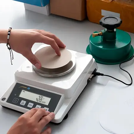 Balance de laboratoire