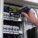 Aquí puede ver un voltímetro en una aplicación en un cuadro eléctrico