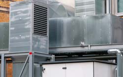 Uso de un anemómetro de hilo caliente en una instalación de ventilación.