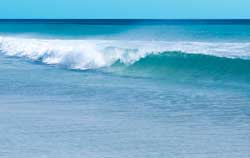 Refraktometr zasolenia PCE DRS 2 na morzu.