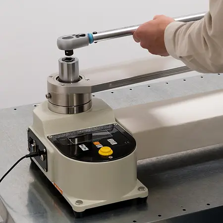 Stanowisko do kluczy dynamometrycznych Zastosowanie