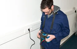 Uso do verificador elétrico.