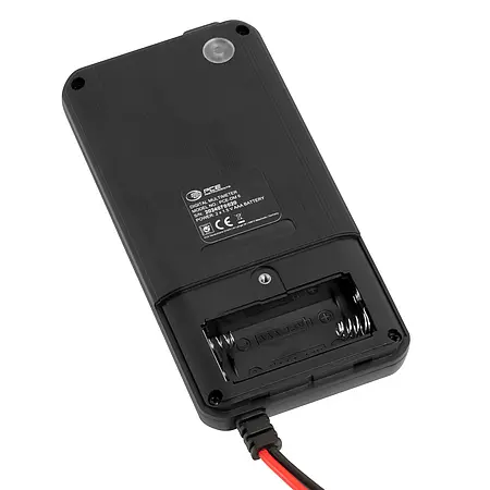 Medidor automotivo - Compartimento das pilhas