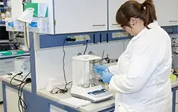 Laboratuvar Uygulamalarında Analitik Terazi.