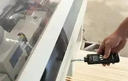 Makine kontrolünde İnfrared Termometre kullanımı.