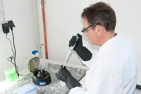 Santrifüj PCE-CFE 100