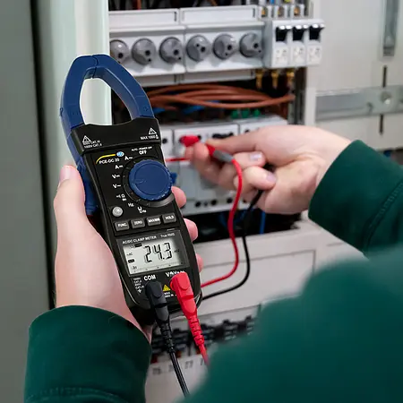 Clamp Meter PCE-DC 20 application