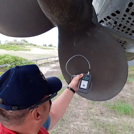 Thickness gauge during the application on a plane.