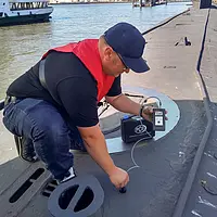 Thickness gauge during the application on a submarine.