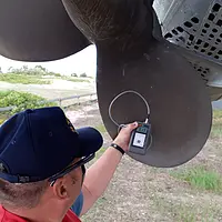 Thickness gauge during the application on a plane.